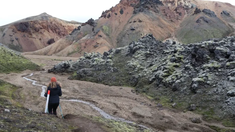 woman-hiking-in-landmannalaugar