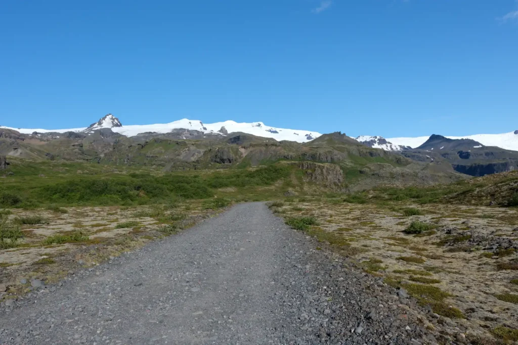 gravel-road-southern-iceland
