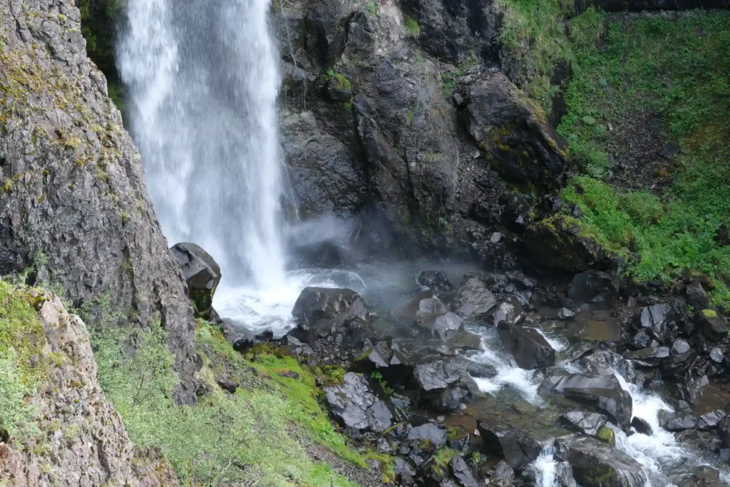 hundafoss-waterfall-iceland