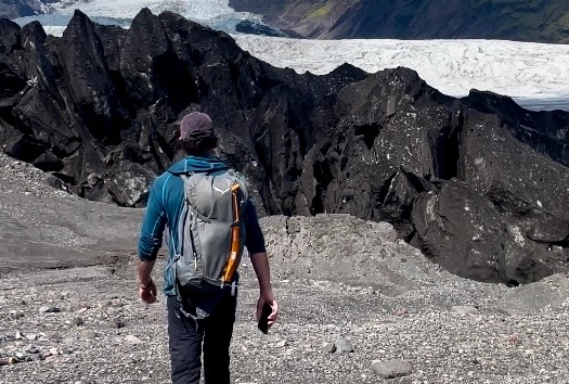 michal-aproaching-glacier