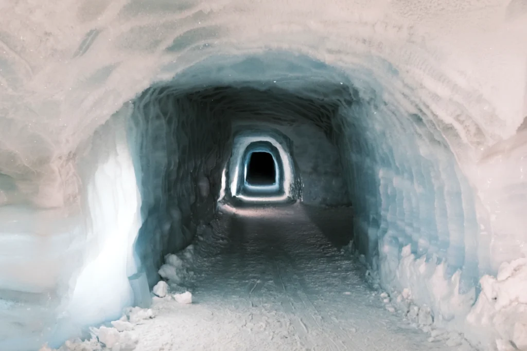 langjokull-ice-cave